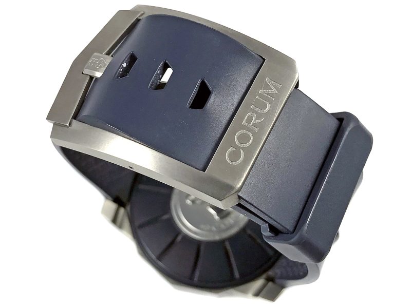 RELOJ Corum Admiral's Seafender Tides 48 - ref. 01.0005 - Imagen 5